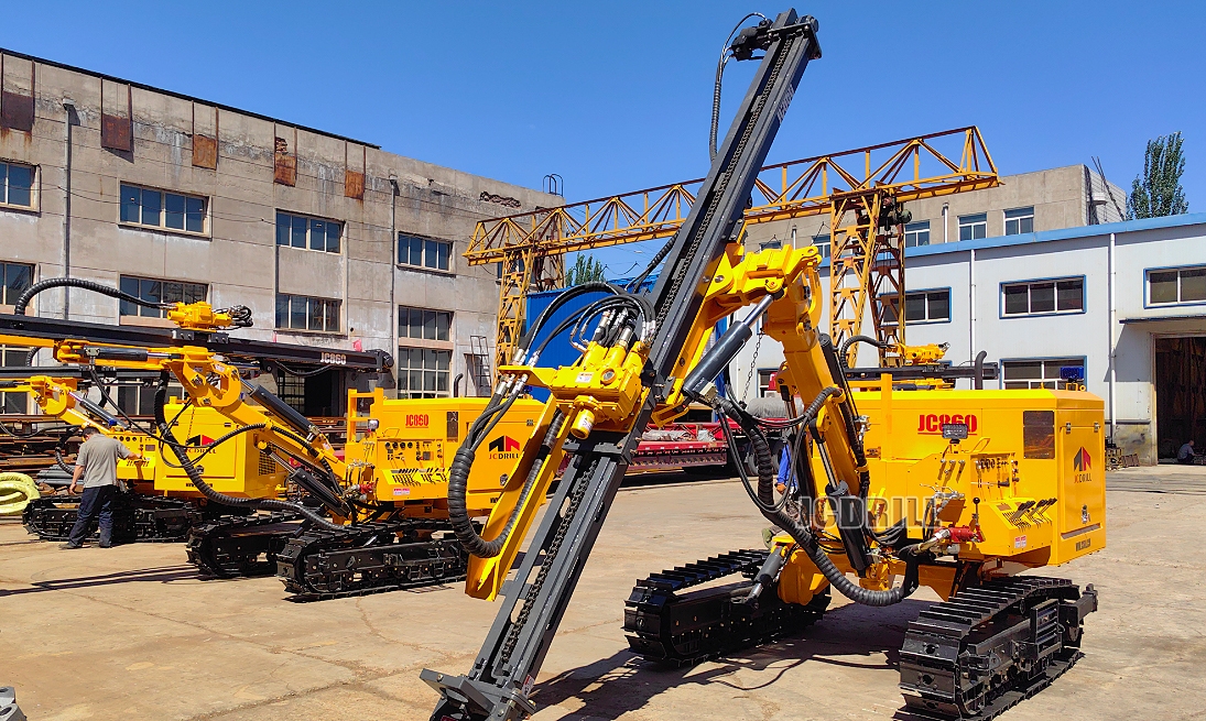 How does  DTH drilling rig work