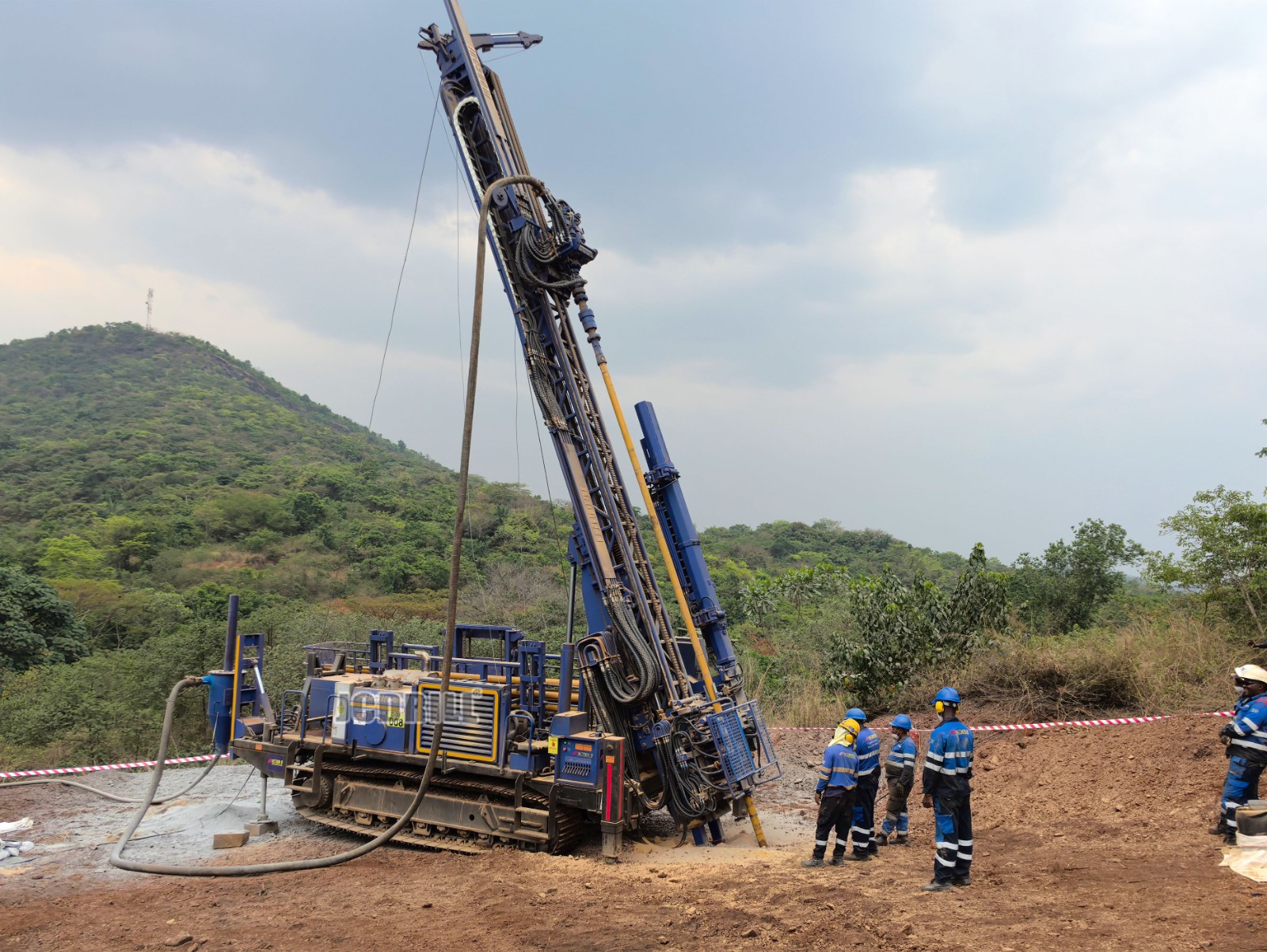 The application of reverse circulation (RC) drilling machines with automatic rod exchanging systems in African mining fields