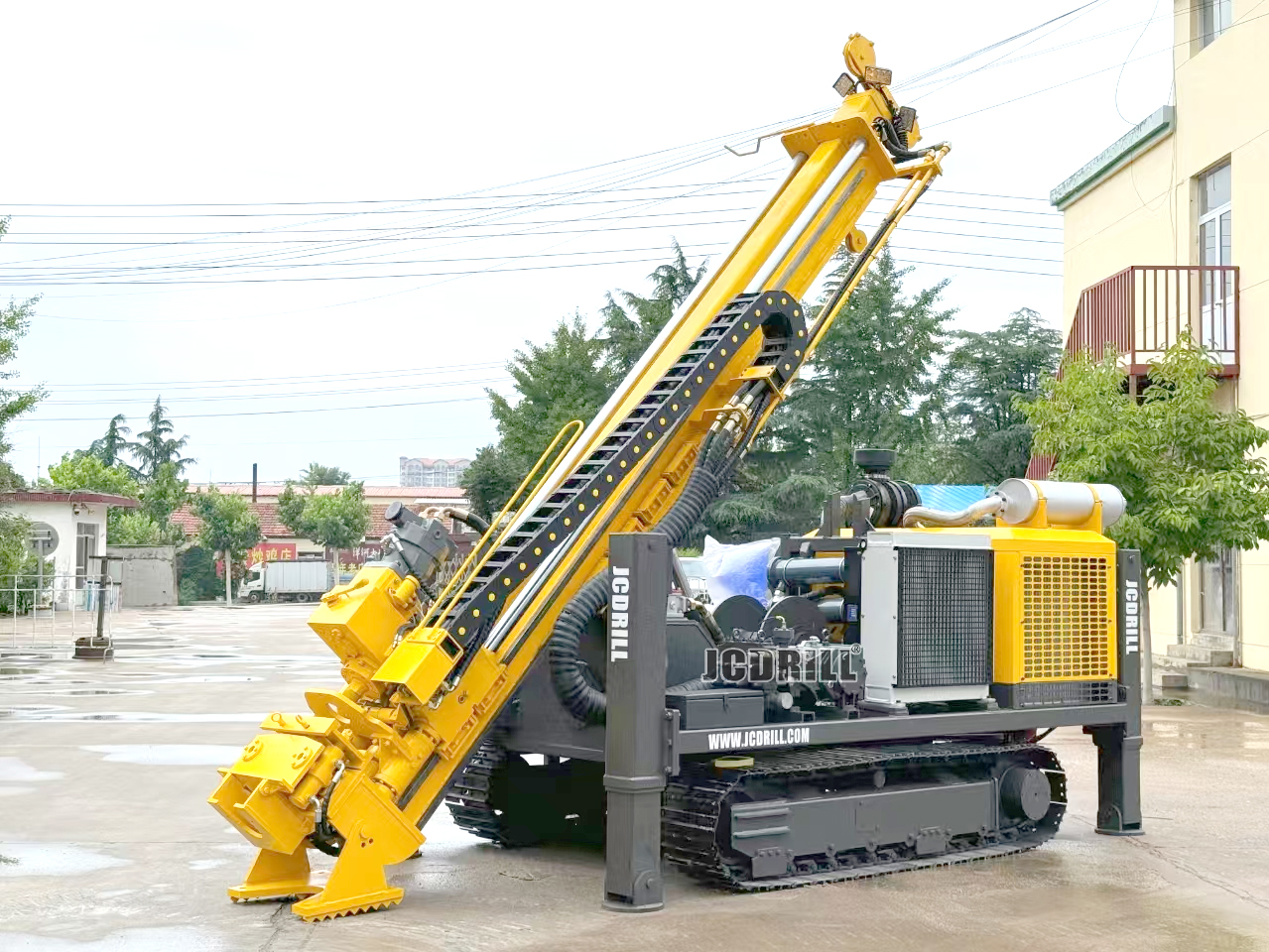 JCDRILL Crawler-mounted Core Drilling rig: A Technical Overview