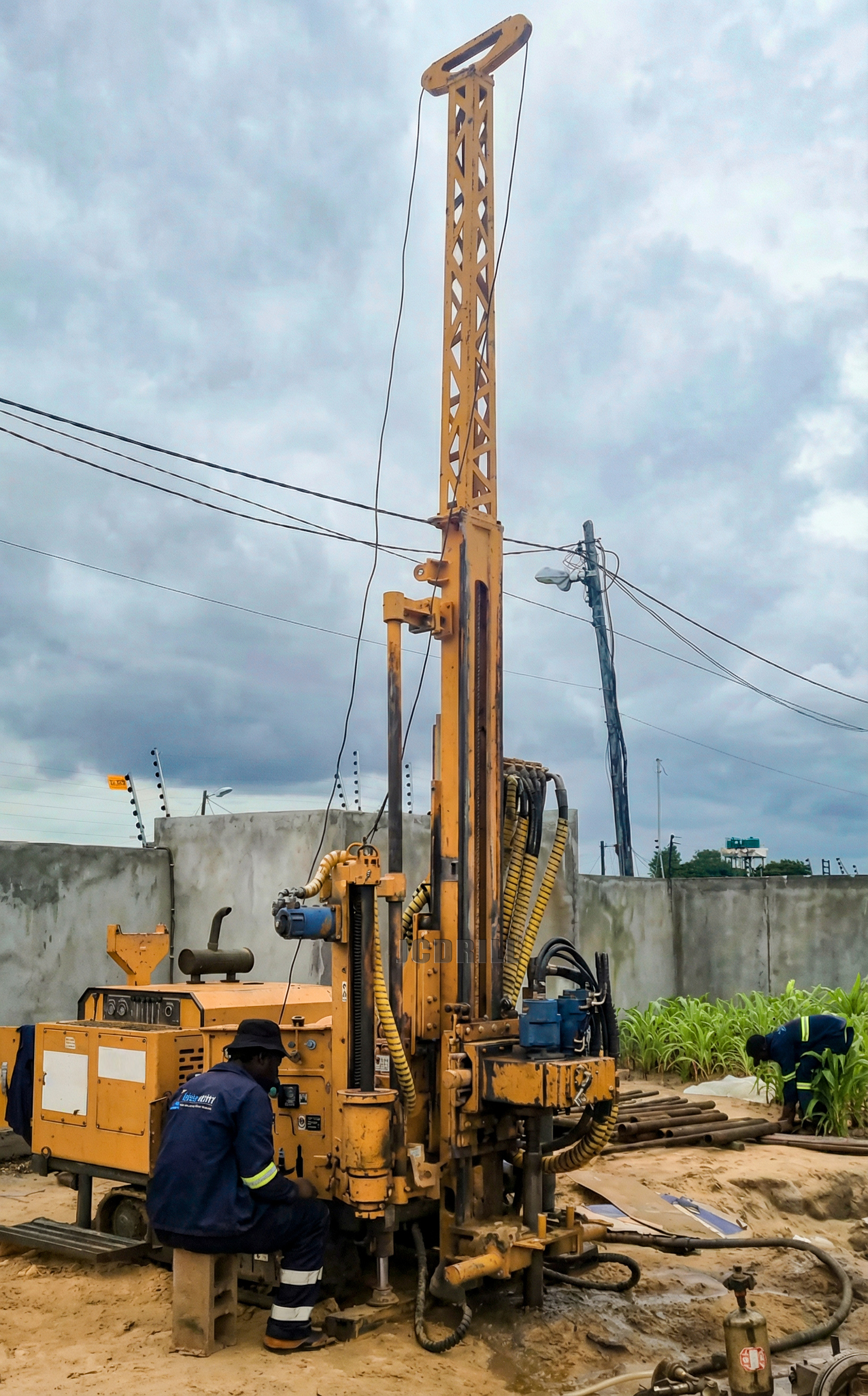 What is the function of the Standard Penetration Test (SPT) ? - Geotechnical Engineering