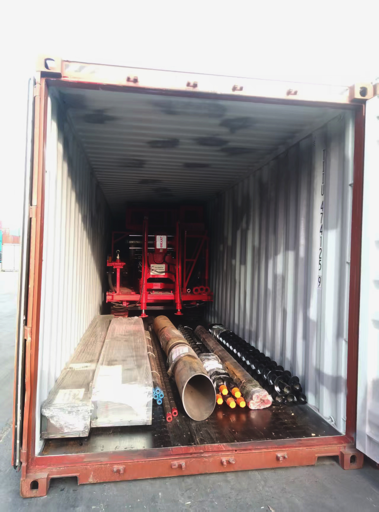 JXY360 Crawler-Mounted Vertical-Spindle Drilling Rig Shipped to Europe