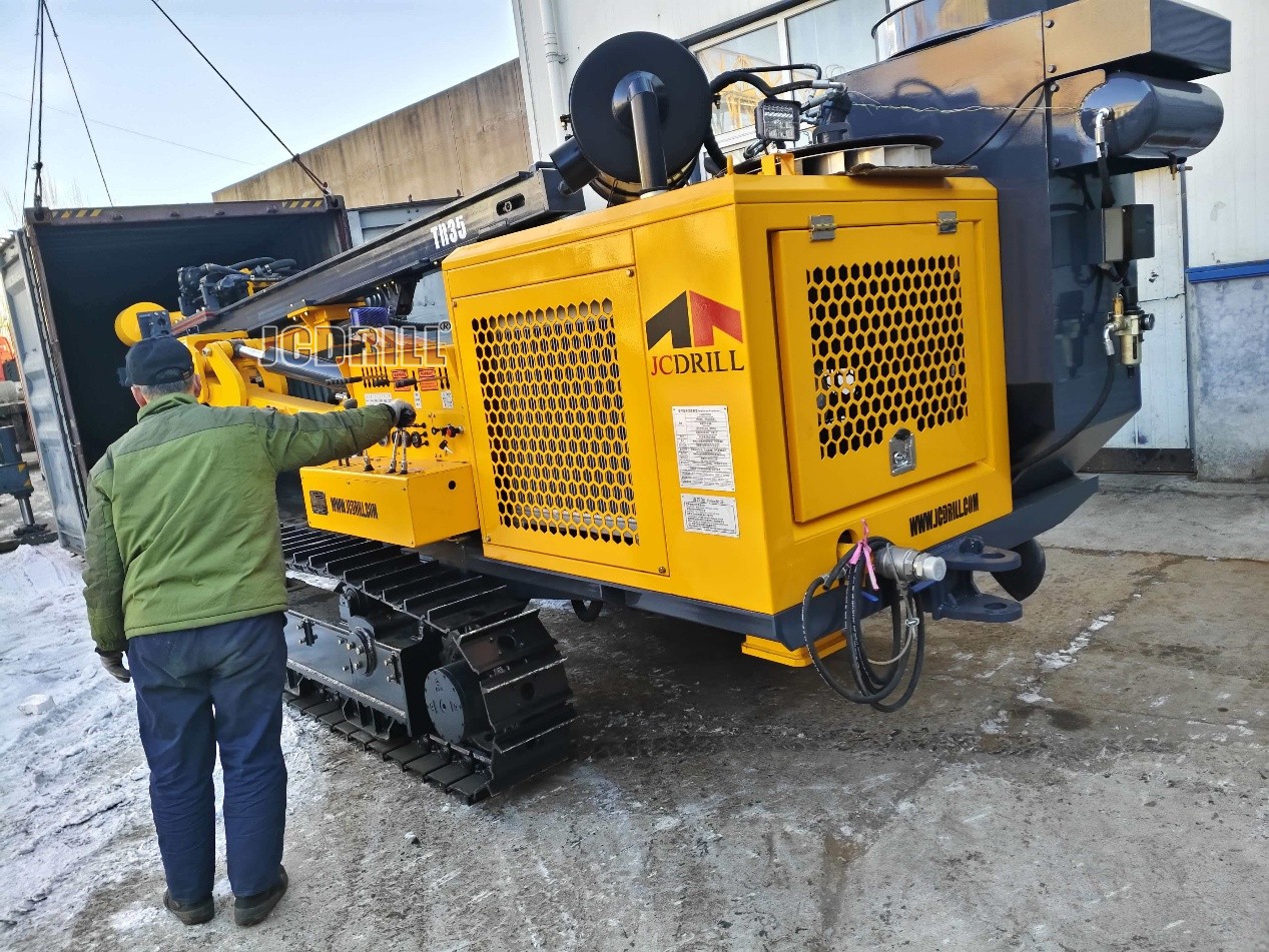 The semi-hydraulic TR35 top hammer drilling rig to West Africa