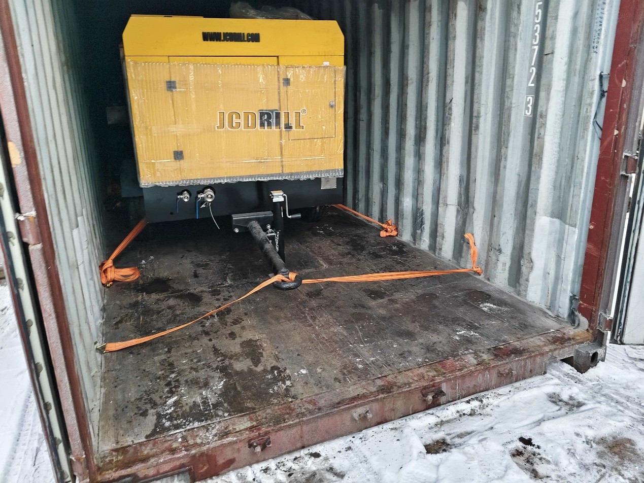 The semi-hydraulic TR35 top hammer drilling rig to West Africa