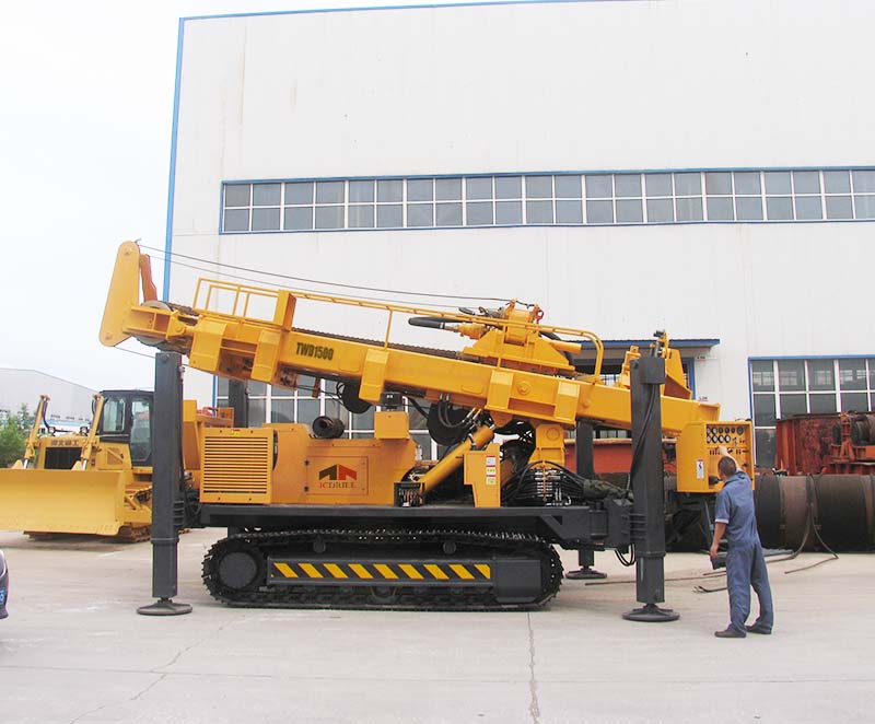 CWD1500 Rotary Borehole Hydraulic Crawler Water Well Drilling Rig