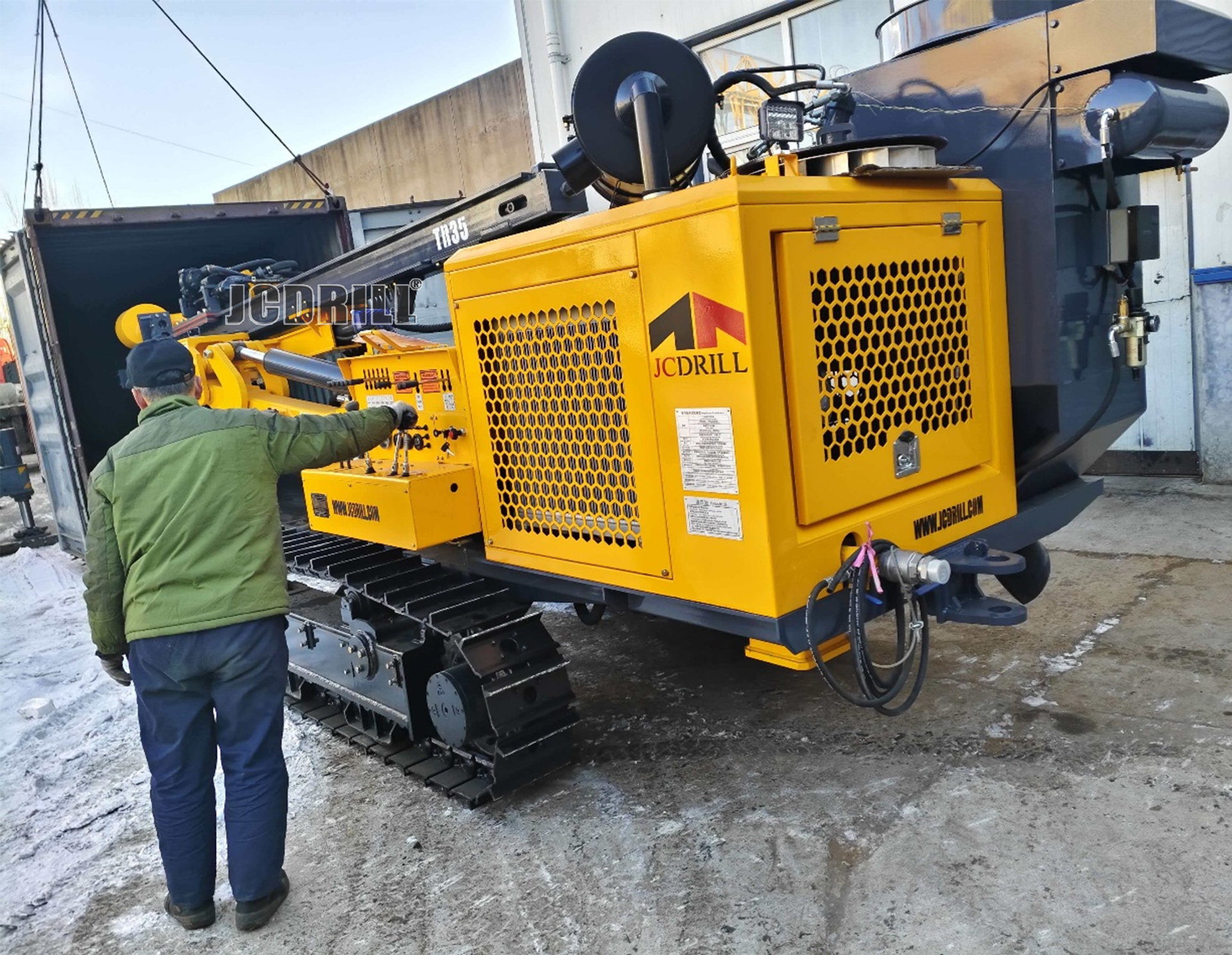 The semi-hydraulic TR35 top hammer drilling rig to West Africa