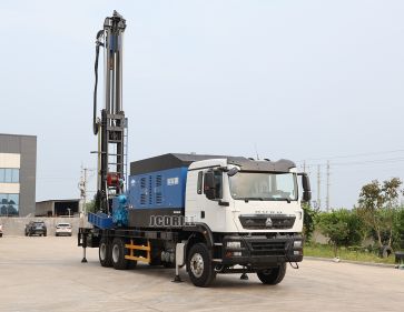 Why is the CSD200A (HOWO truck) so popular in Africa?
